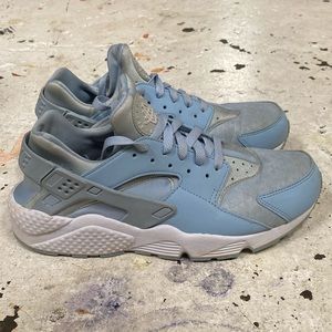 Nike Huraches - Baby Blue size 10